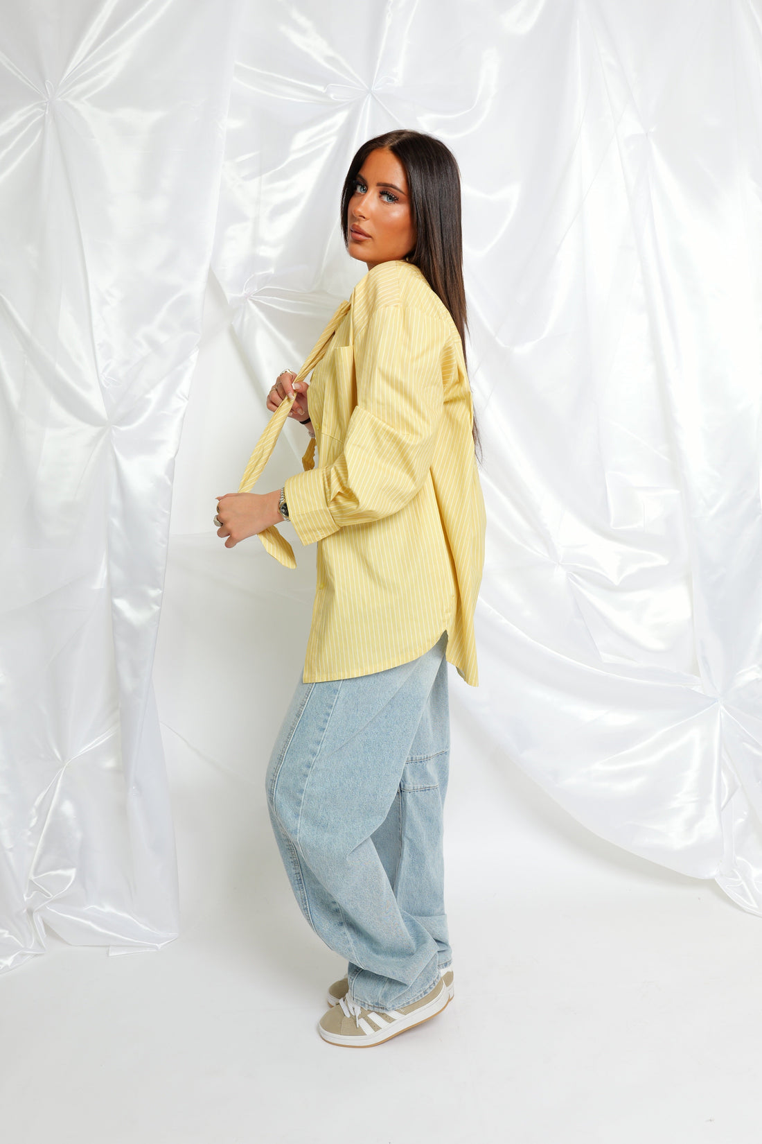 Chemise à cravate amovible